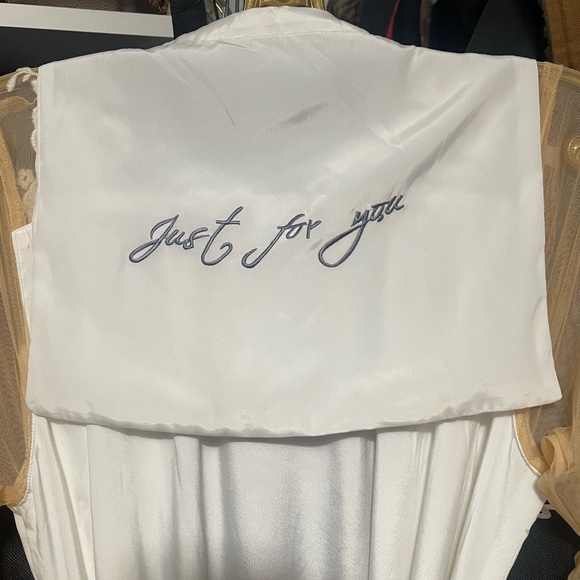 Bride Robe - Picture 3 of 10